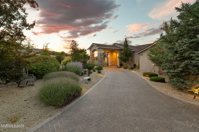 386 Questa, Reno, Nevada 89511, 6 Bedrooms Bedrooms, ,5 BathroomsBathrooms,Residential,Residential,Questa,0,260010771