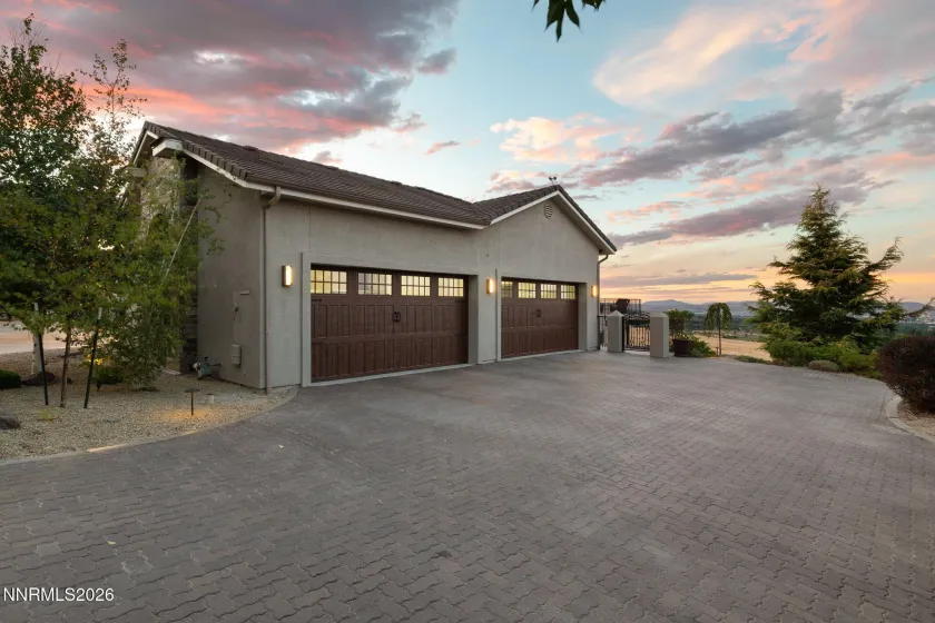 386 Questa, Reno, Nevada 89511, 6 Bedrooms Bedrooms, ,5 BathroomsBathrooms,Residential,Residential,Questa,0,260010771
