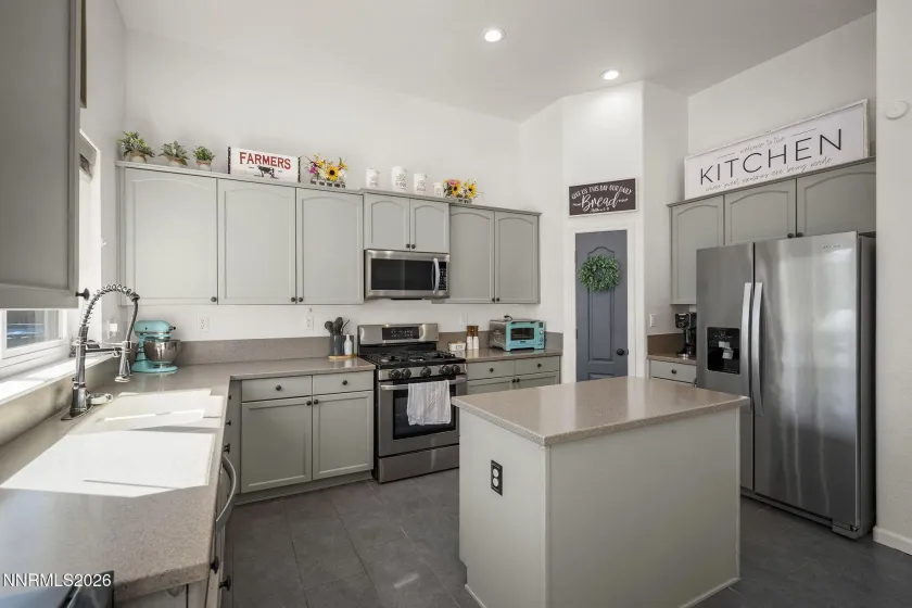 1727 Blue Oak, Fernley, Nevada 89408, 3 Bedrooms Bedrooms, ,2 BathroomsBathrooms,Residential,Residential,Blue Oak,0,260010773