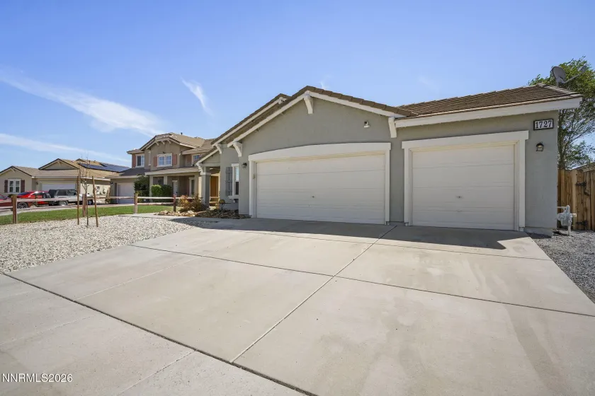 1727 Blue Oak, Fernley, Nevada 89408, 3 Bedrooms Bedrooms, ,2 BathroomsBathrooms,Residential,Residential,Blue Oak,0,260010773