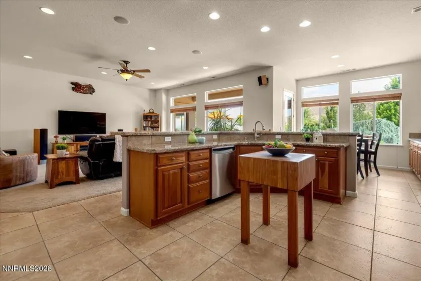 12200 Hidden Hills, Sparks, Nevada 89441, 5 Bedrooms Bedrooms, ,3 BathroomsBathrooms,Residential,Residential,Hidden Hills,0,260010775