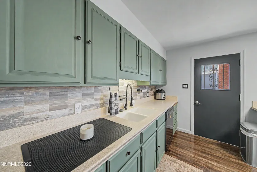934 Pyramid, Sparks, Nevada 89431, 3 Bedrooms Bedrooms, ,2 BathroomsBathrooms,Residential,Residential,Pyramid,0,260010779