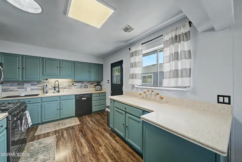 934 Pyramid, Sparks, Nevada 89431, 3 Bedrooms Bedrooms, ,2 BathroomsBathrooms,Residential,Residential,Pyramid,0,260010779