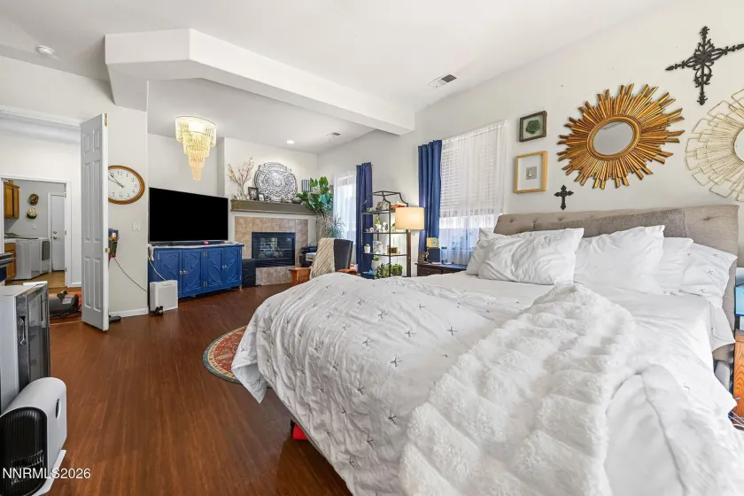 Frimary Bedroom