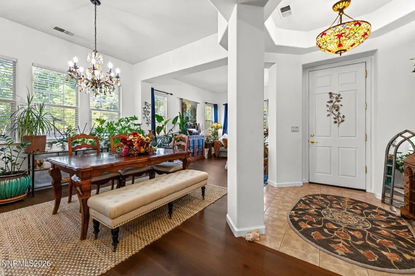 Dining / Entry