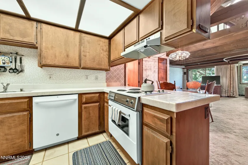 333 Ski, Incline Village, Nevada 89451, 2 Bedrooms Bedrooms, ,2 BathroomsBathrooms,Residential,Residential,Ski,0,260010838