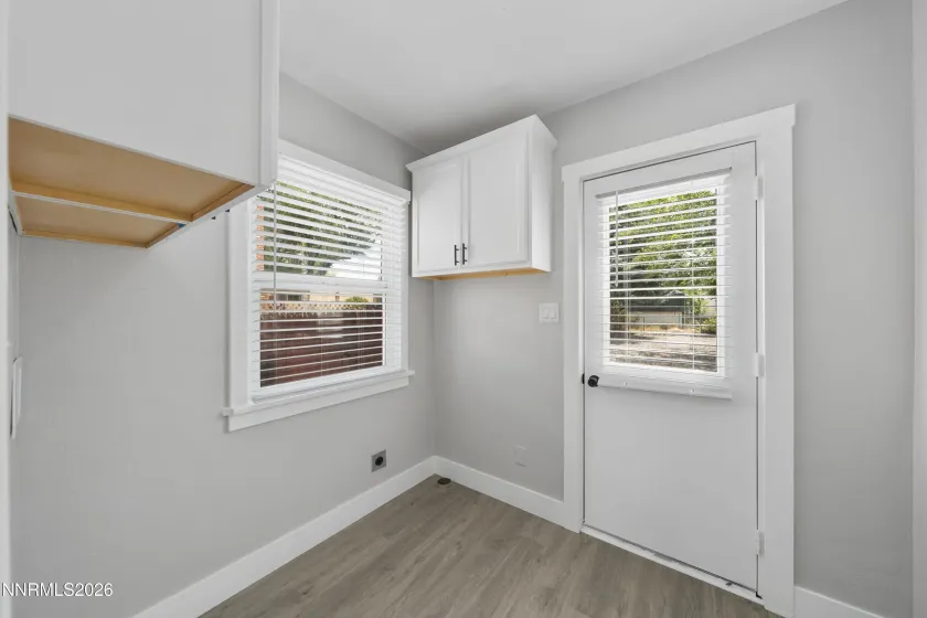 MUD/LAUNDRY ROOM