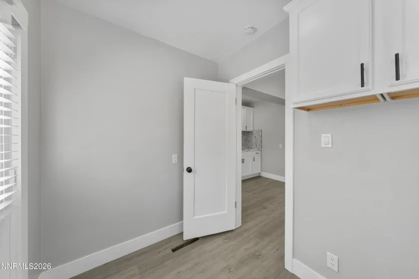 MUD/LAUNDRY ROOM