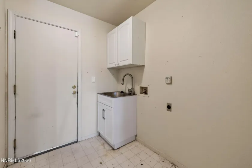 2526 Libero, Sparks, Nevada 89436, 5 Bedrooms Bedrooms, ,3 BathroomsBathrooms,Residential,Residential,Libero,0,260010872