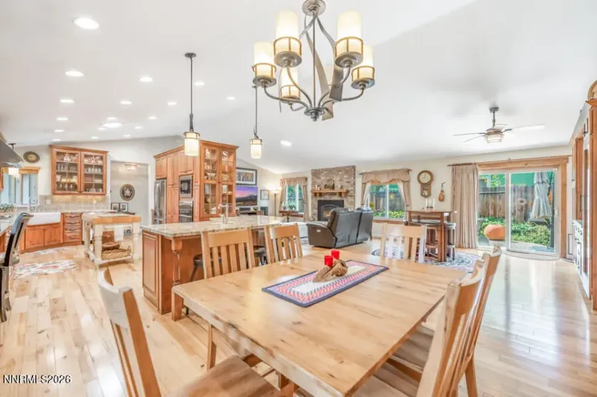 12405 Creek Crest, Reno, Nevada 89511, 3 Bedrooms Bedrooms, ,2 BathroomsBathrooms,Residential,Residential,Creek Crest,0,260010876