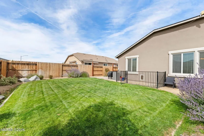 1136 Chalk Bluff, Carson City, Nevada 89701, 3 Bedrooms Bedrooms, ,2 BathroomsBathrooms,Residential,Residential,Chalk Bluff,0,260010877