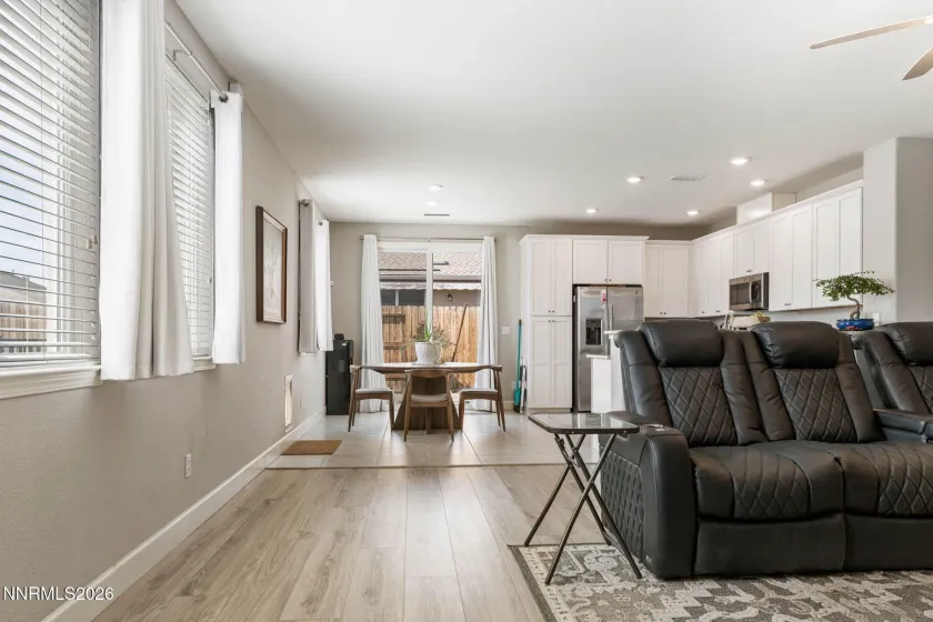 1136 Chalk Bluff, Carson City, Nevada 89701, 3 Bedrooms Bedrooms, ,2 BathroomsBathrooms,Residential,Residential,Chalk Bluff,0,260010877