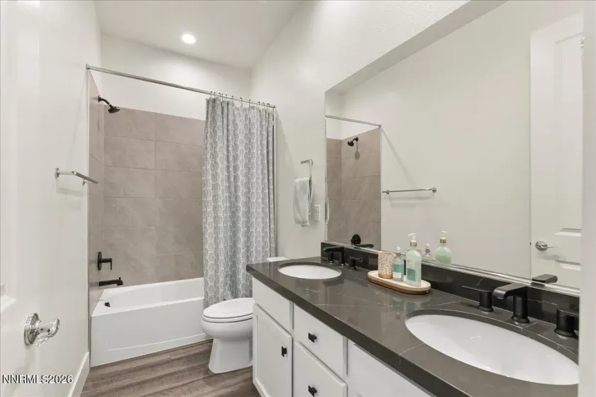 7732 Boulder Falls, Sparks, Nevada 89436, 3 Bedrooms Bedrooms, ,2 BathroomsBathrooms,Residential,Residential,Boulder Falls,0,260010882