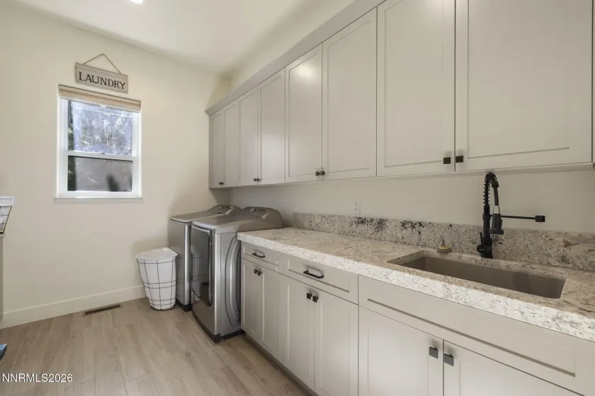 611 Silver Charm, Reno, Nevada 89511, 4 Bedrooms Bedrooms, ,4 BathroomsBathrooms,Residential,Residential,Silver Charm,0,260010887