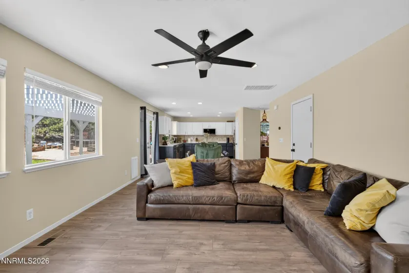 5440 Montego, Reno, Nevada 89523, 4 Bedrooms Bedrooms, ,3 BathroomsBathrooms,Residential,Residential,Montego,0,260010901