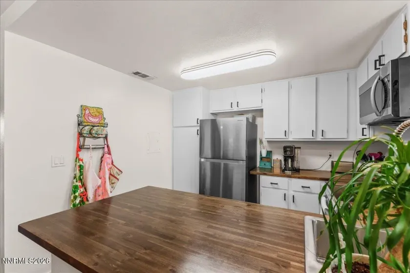 2118 Roundhouse, Sparks, Nevada 89431, 2 Bedrooms Bedrooms, ,2 BathroomsBathrooms,Residential,Residential,Roundhouse,0,260010912