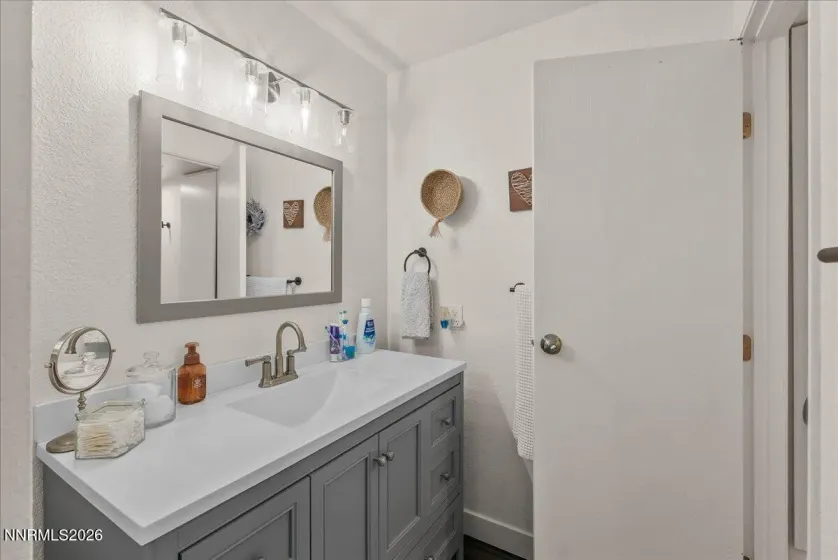 2118 Roundhouse, Sparks, Nevada 89431, 2 Bedrooms Bedrooms, ,2 BathroomsBathrooms,Residential,Residential,Roundhouse,0,260010912