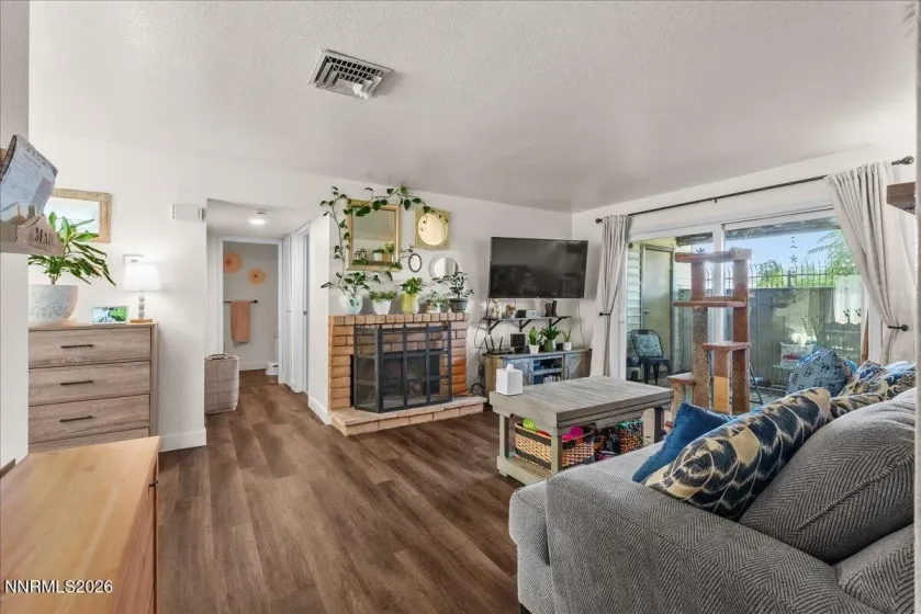 2118 Roundhouse, Sparks, Nevada 89431, 2 Bedrooms Bedrooms, ,2 BathroomsBathrooms,Residential,Residential,Roundhouse,0,260010912