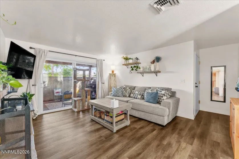 2118 Roundhouse, Sparks, Nevada 89431, 2 Bedrooms Bedrooms, ,2 BathroomsBathrooms,Residential,Residential,Roundhouse,0,260010912
