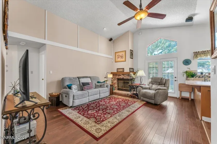 4401 Garratt, Sparks, Nevada 89436, 3 Bedrooms Bedrooms, ,2 BathroomsBathrooms,Residential,Residential,Garratt,0,260010913
