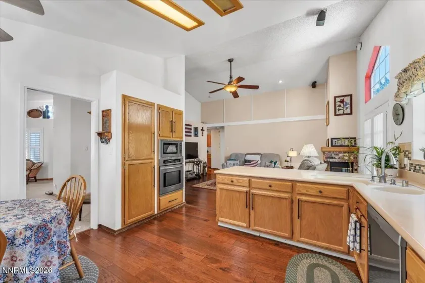 4401 Garratt, Sparks, Nevada 89436, 3 Bedrooms Bedrooms, ,2 BathroomsBathrooms,Residential,Residential,Garratt,0,260010913