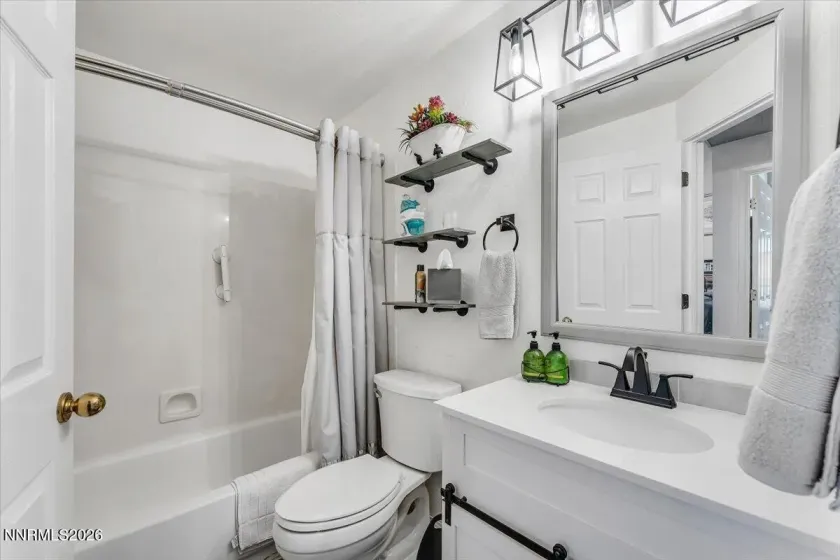 4401 Garratt, Sparks, Nevada 89436, 3 Bedrooms Bedrooms, ,2 BathroomsBathrooms,Residential,Residential,Garratt,0,260010913