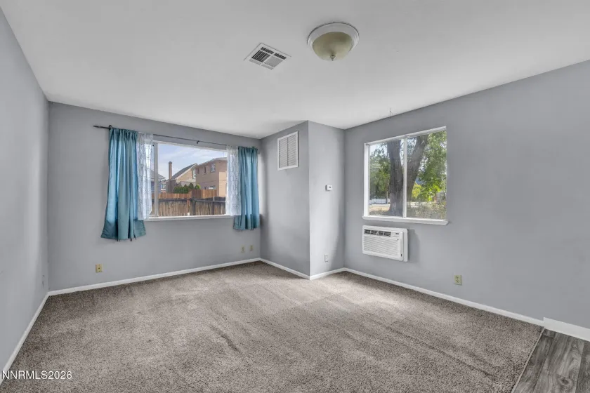 363 Roberts, Reno, Nevada 89502, ,2 BathroomsBathrooms,Residential Income,Residential,Roberts,0,260010922