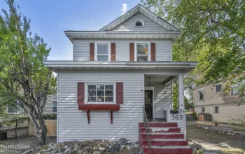 363 Roberts, Reno, Nevada 89502, ,2 BathroomsBathrooms,Residential Income,Residential,Roberts,0,260010922