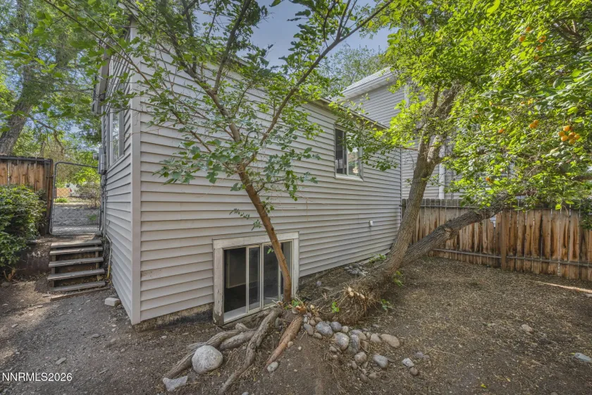 363 Roberts, Reno, Nevada 89502, ,2 BathroomsBathrooms,Residential Income,Residential,Roberts,0,260010922