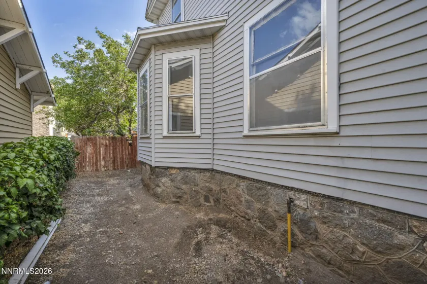 363 Roberts, Reno, Nevada 89502, ,2 BathroomsBathrooms,Residential Income,Residential,Roberts,0,260010922