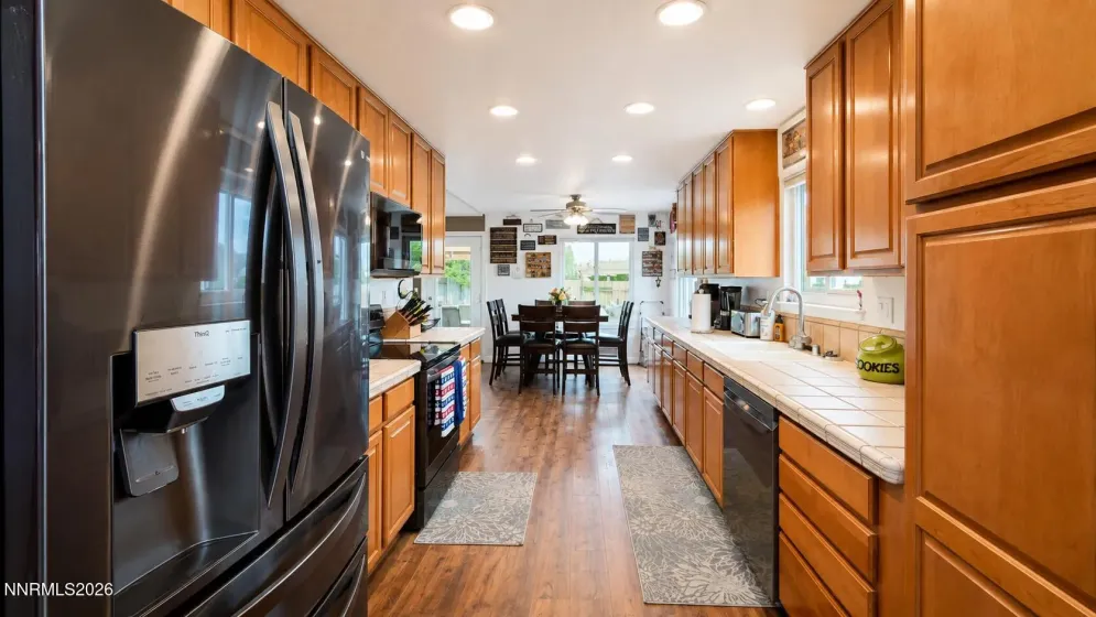 1415 Talking Sparrow, Sparks, Nevada 89441, 5 Bedrooms Bedrooms, ,3 BathroomsBathrooms,Residential,Residential,Talking Sparrow,0,260010926