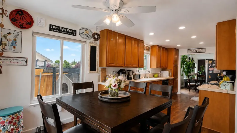 1415 Talking Sparrow, Sparks, Nevada 89441, 5 Bedrooms Bedrooms, ,3 BathroomsBathrooms,Residential,Residential,Talking Sparrow,0,260010926
