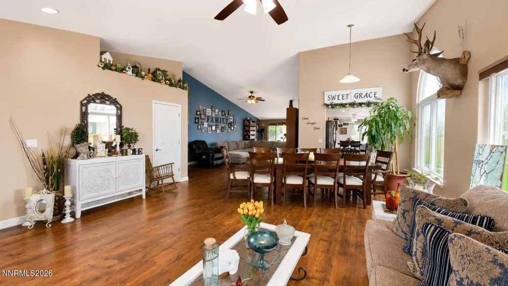 1415 Talking Sparrow, Sparks, Nevada 89441, 5 Bedrooms Bedrooms, ,3 BathroomsBathrooms,Residential,Residential,Talking Sparrow,0,260010926