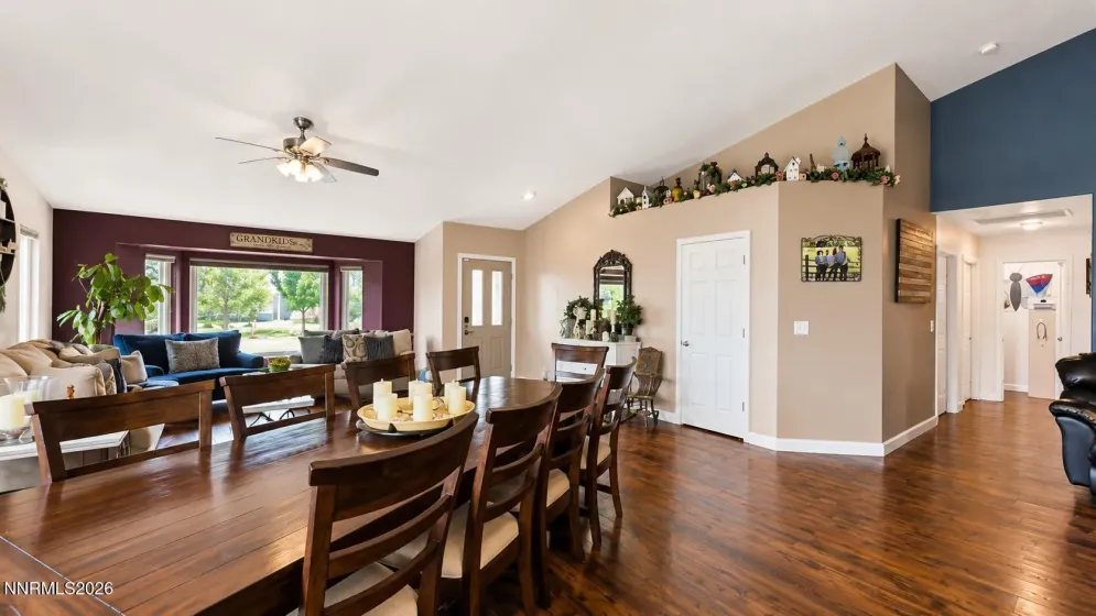 1415 Talking Sparrow, Sparks, Nevada 89441, 5 Bedrooms Bedrooms, ,3 BathroomsBathrooms,Residential,Residential,Talking Sparrow,0,260010926
