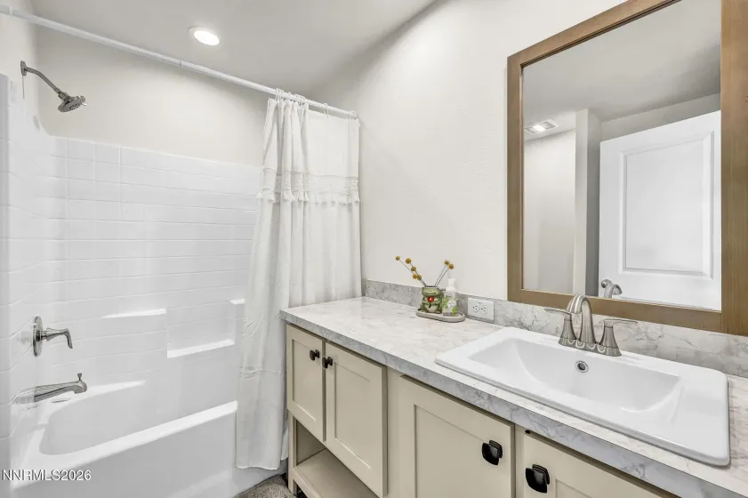 5450 Pasture View, Reno, Nevada 89510, 3 Bedrooms Bedrooms, ,2 BathroomsBathrooms,Residential,Residential,Pasture View,0,260010935