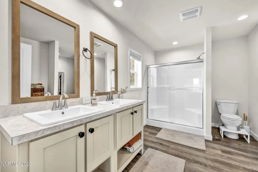 5450 Pasture View, Reno, Nevada 89510, 3 Bedrooms Bedrooms, ,2 BathroomsBathrooms,Residential,Residential,Pasture View,0,260010935