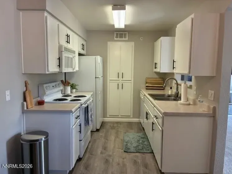 6850 Sharlands, Reno, Nevada 89523, 1 Bedroom Bedrooms, ,1 BathroomBathrooms,Residential,Residential,Sharlands,0,260010937