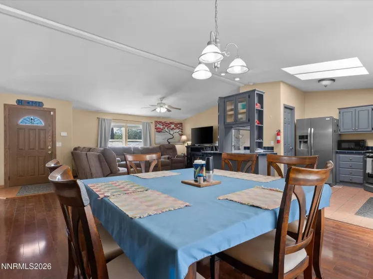 285 6th, Sun Valley, Nevada 89433, 3 Bedrooms Bedrooms, ,2 BathroomsBathrooms,Residential,Residential,6th,0,260010944