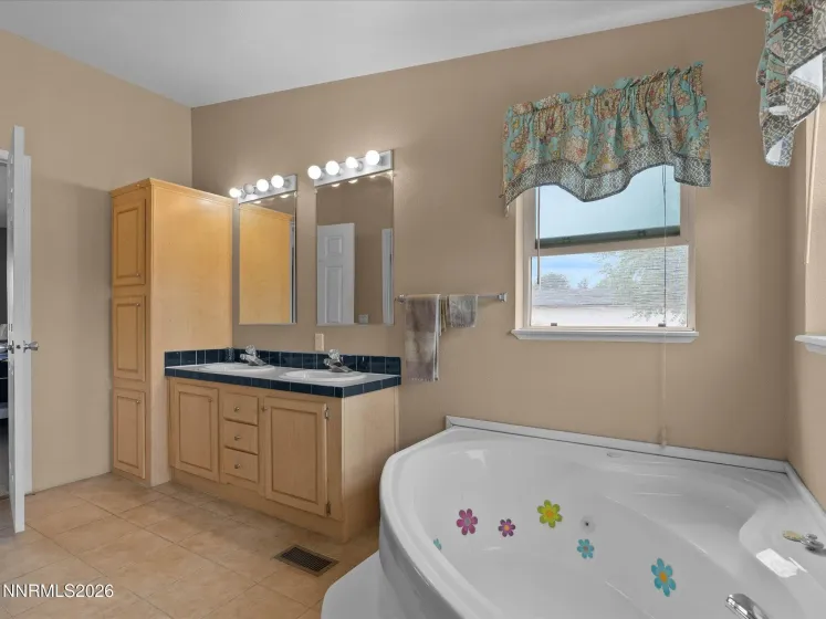 285 6th, Sun Valley, Nevada 89433, 3 Bedrooms Bedrooms, ,2 BathroomsBathrooms,Residential,Residential,6th,0,260010944