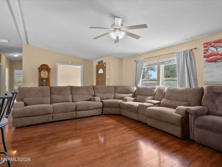 285 6th, Sun Valley, Nevada 89433, 3 Bedrooms Bedrooms, ,2 BathroomsBathrooms,Residential,Residential,6th,0,260010944