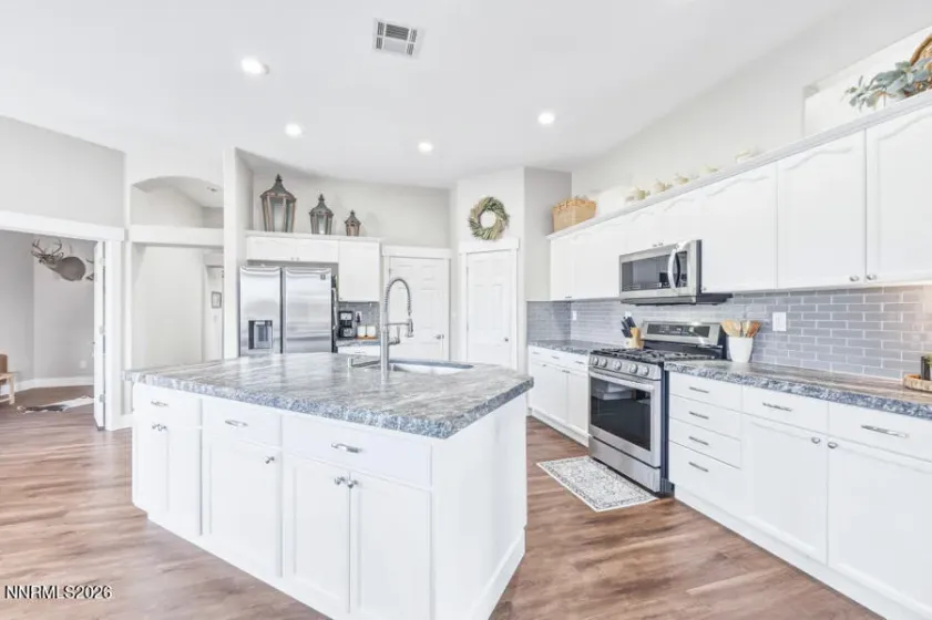 1518 Riverpark, Dayton, Nevada 89403, 4 Bedrooms Bedrooms, ,2 BathroomsBathrooms,Residential,Residential,Riverpark,0,260010946