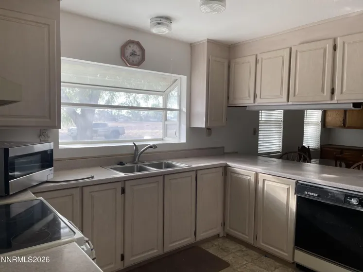 7 Piping Rock, Yerington, Nevada 89447, 3 Bedrooms Bedrooms, ,2 BathroomsBathrooms,Residential,Residential,Piping Rock,0,260010958