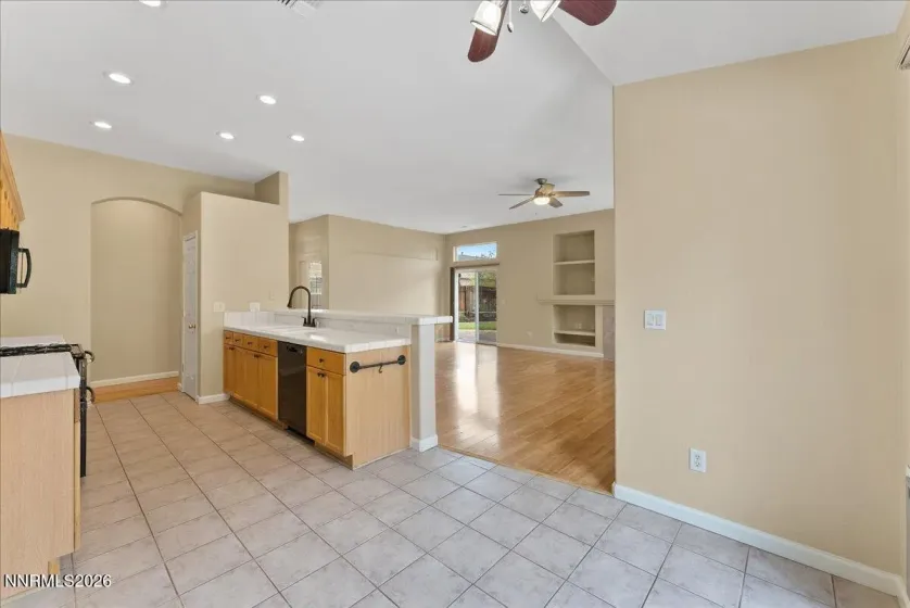 1250 Fox Glen, Reno, Nevada 89521, 3 Bedrooms Bedrooms, ,2 BathroomsBathrooms,Residential,Residential,Fox Glen,0,260010964