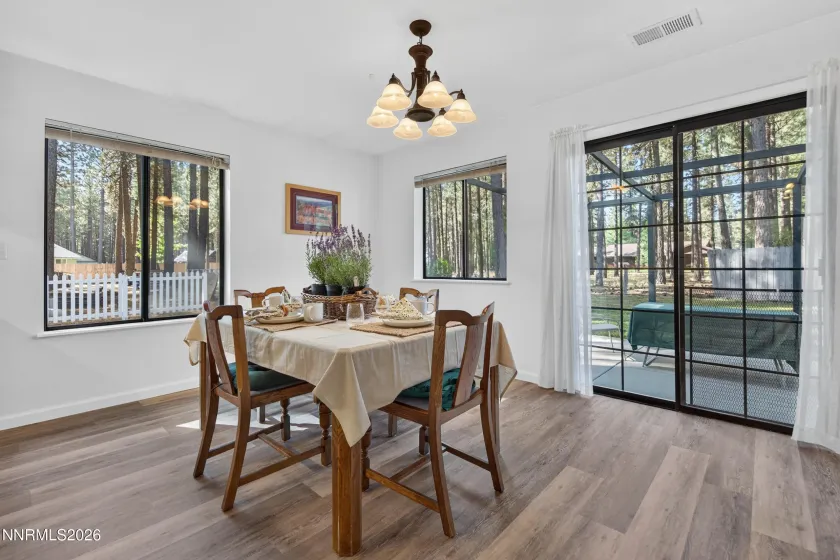498 Red Cedar, Chester, California 96020, 3 Bedrooms Bedrooms, ,2 BathroomsBathrooms,Residential,Residential,Red Cedar,0,260010982