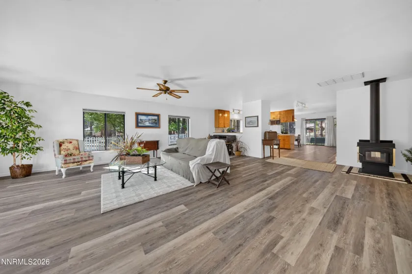 498 Red Cedar, Chester, California 96020, 3 Bedrooms Bedrooms, ,2 BathroomsBathrooms,Residential,Residential,Red Cedar,0,260010982