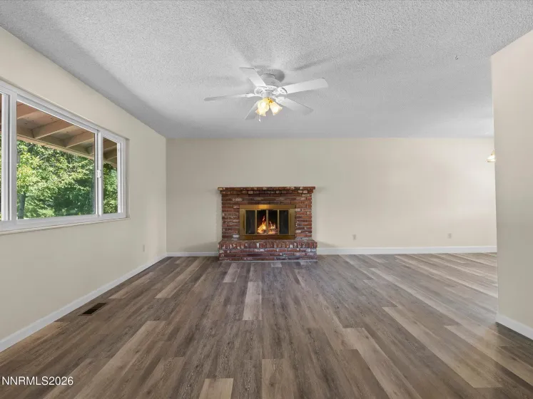 195 York, Sparks, Nevada 89431, 3 Bedrooms Bedrooms, ,2 BathroomsBathrooms,Residential,Residential,York,0,260010989