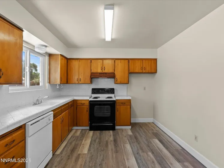 195 York, Sparks, Nevada 89431, 3 Bedrooms Bedrooms, ,2 BathroomsBathrooms,Residential,Residential,York,0,260010989