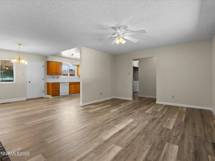 195 York, Sparks, Nevada 89431, 3 Bedrooms Bedrooms, ,2 BathroomsBathrooms,Residential,Residential,York,0,260010989