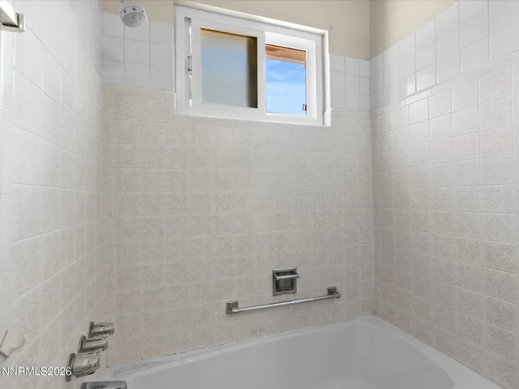 195 York, Sparks, Nevada 89431, 3 Bedrooms Bedrooms, ,2 BathroomsBathrooms,Residential,Residential,York,0,260010989