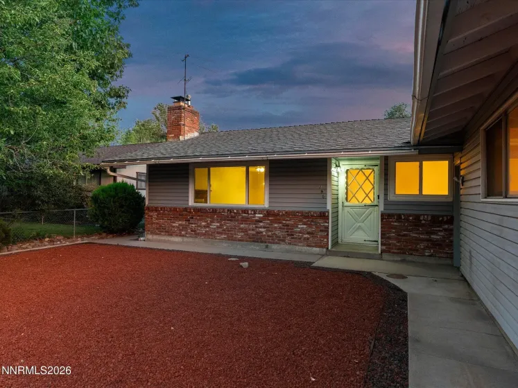 195 York, Sparks, Nevada 89431, 3 Bedrooms Bedrooms, ,2 BathroomsBathrooms,Residential,Residential,York,0,260010989